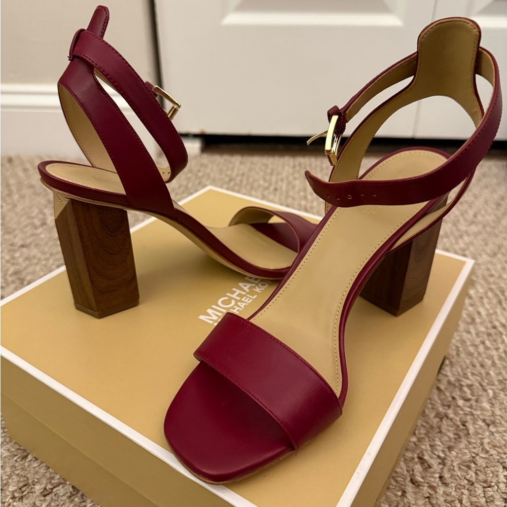Michael Kors Petra Ankle Strap Leather Maroon Sandals Size 7